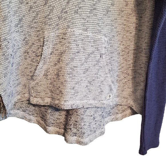 BillaBong Hooded Beach Pull Over - Picture 4 of 10